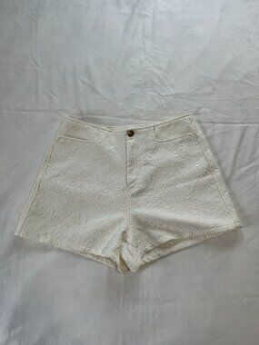 Urban Outfitter Jacquard High-Rise White Patterned Shorts | Size 6